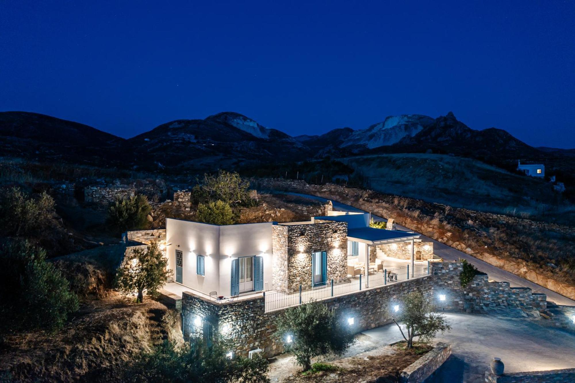 Pantiki Luxury Suite Naxos Melanes Room photo